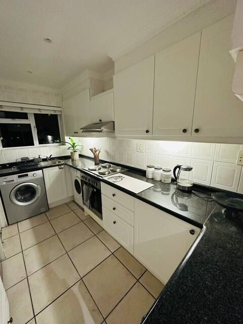 To Let 2 Bedroom Property for Rent in Heldervue Western Cape